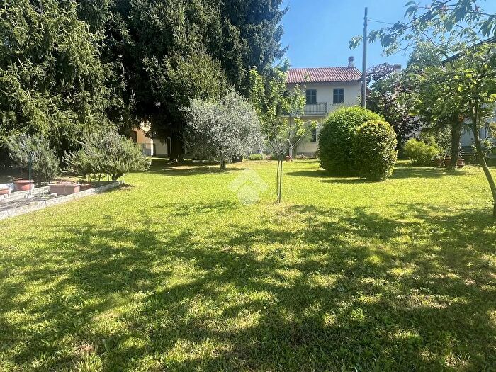 Casa con 5 locali in vendita in Via Risorgimento, Beregazzo Con Figliaro