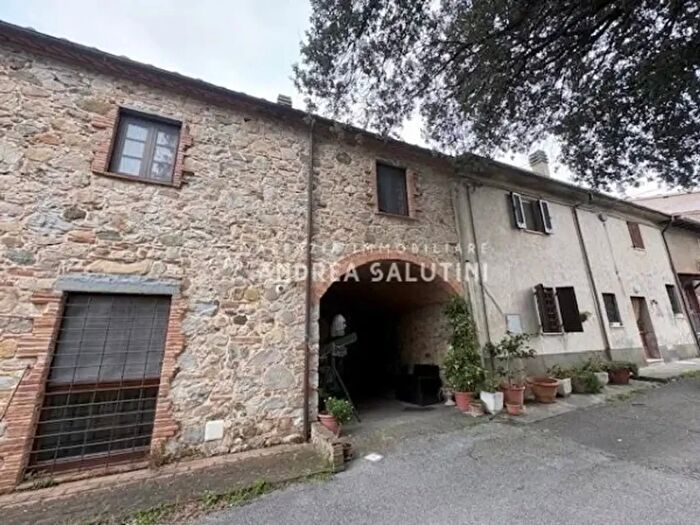 Casa quadrilocale in vendita in Chianni