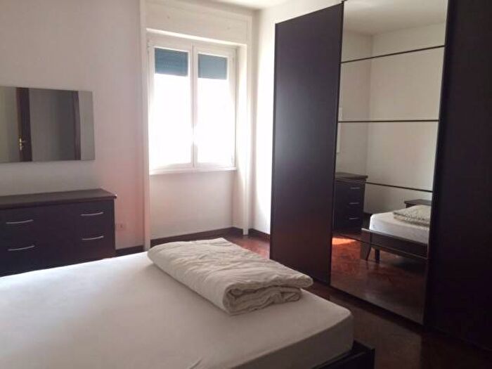 Appartamento bilocale in affitto in Via Legnone, Dergano, Milano