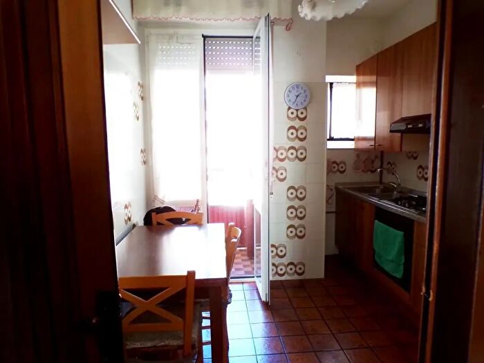 Appartamento trilocale in vendita in Chiarelli, Milano