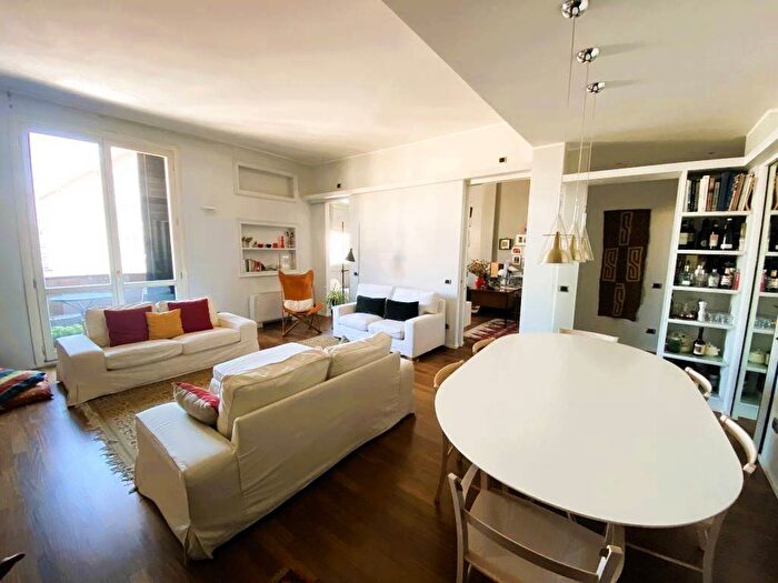 Appartamento con 5 locali in affitto in Via Cernaia, Turati, Milano