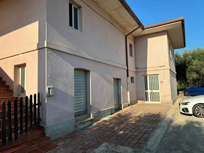 Casa quadrilocale in vendita in Via del Vecchio Forte, Alba Adriatica