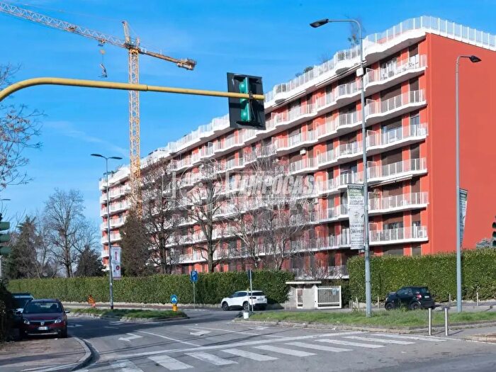 Appartamento trilocale in vendita in Via Belgioiso Mil, Milano