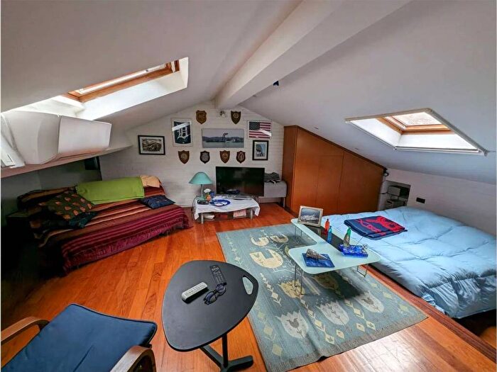 Appartamento trilocale in affitto in San Terenzo, Lerici