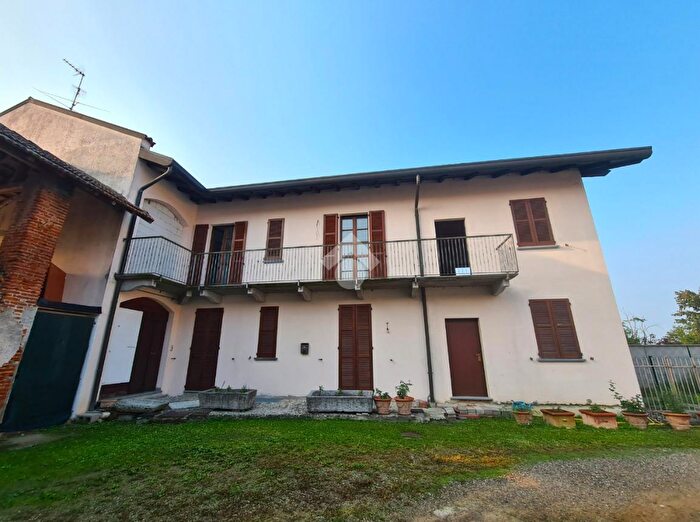 Appartamento trilocale in vendita in Via Monastero, Robecco Sul Naviglio