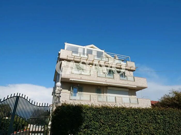 Appartamento quadrilocale in vendita in Via Ischia, Pontecagnano Faiano