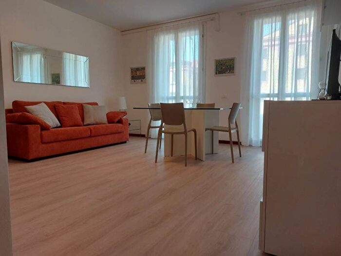 Appartamento bilocale in affitto in Via Ca' di Cozzi, Parona, Verona