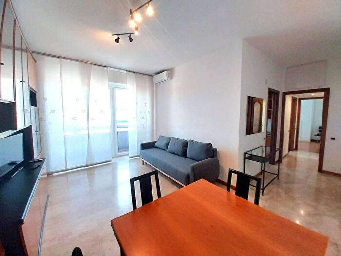 Appartamento bilocale in affitto in via Ettore Ponti, Barona, Milano