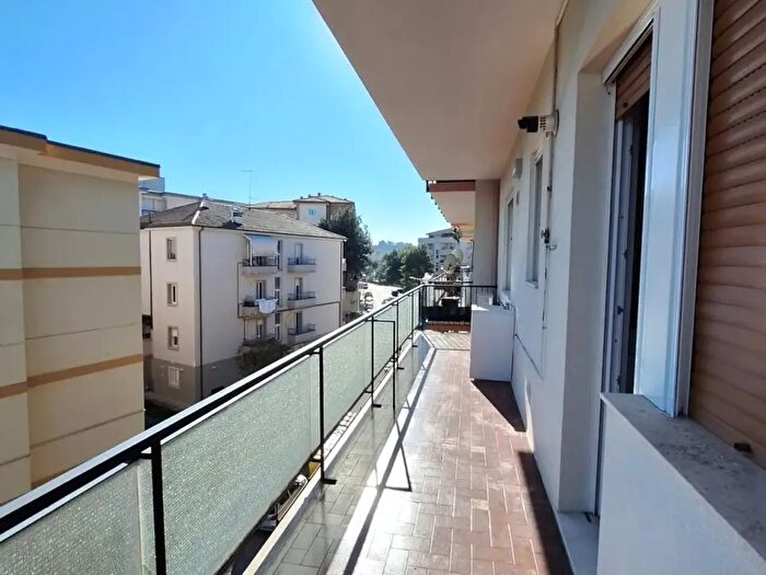 Appartamento trilocale in vendita in Via Ugo Foscolo, Ancona