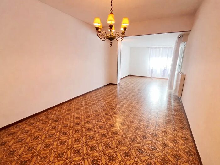 Appartamento con 5 locali in affitto in Via Palmiro Togliatti, Luni