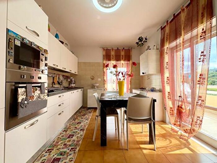 Appartamento con 6 locali in vendita in Via Paolo VI, Venetico