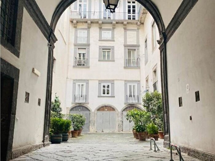 Appartamento bilocale in affitto in Via Nilo, Centro Storico, Napoli