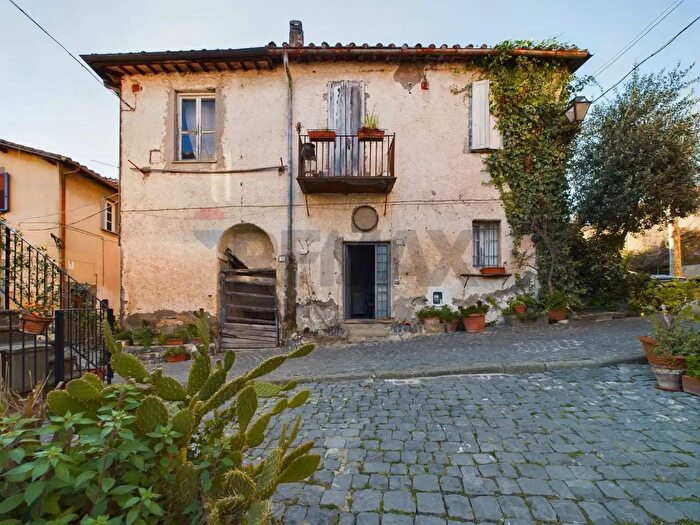 Appartamento trilocale in vendita in Formello