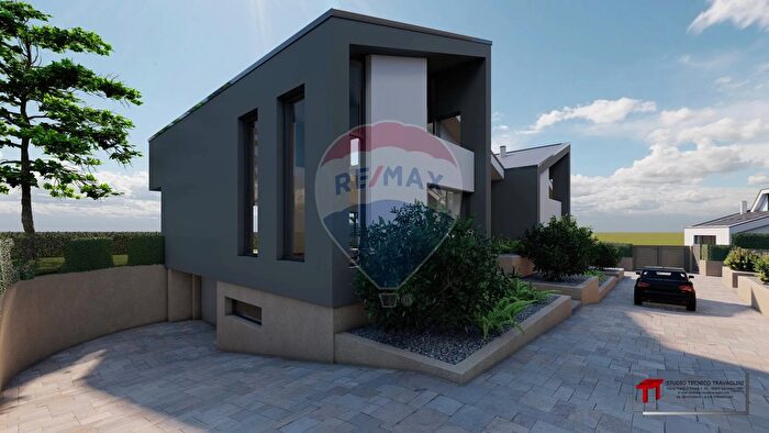 Casa trilocale in vendita in Via Saluggia, Roma