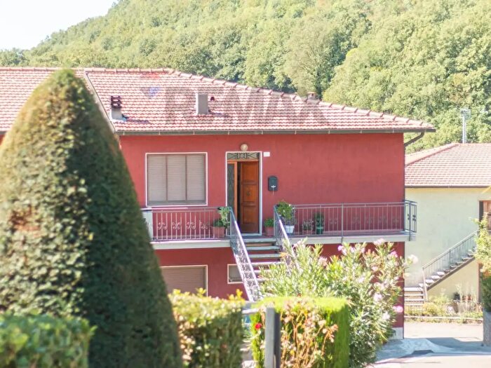 Appartamento trilocale in vendita in Vicolo Fedri, Semproniano