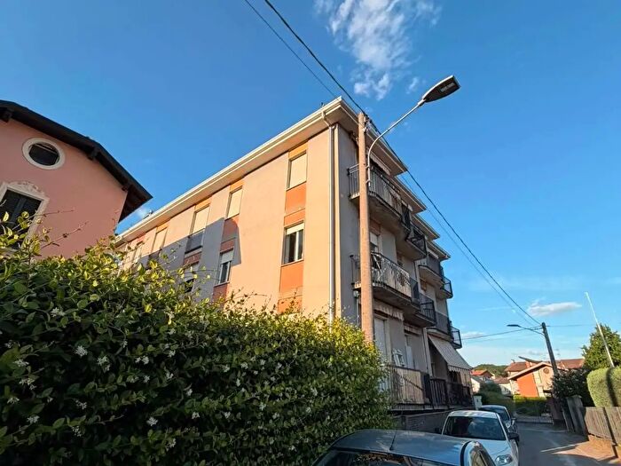 Appartamento bilocale in vendita in Via Adige, Malnate