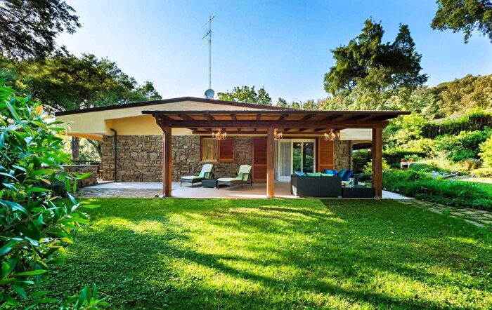 Casa con 8 locali in vendita in Castiglione Della Pescaia