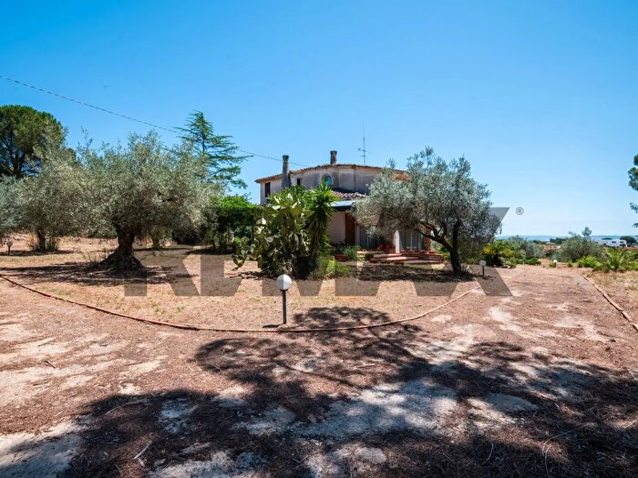 Casa con 6 locali in vendita in Caltagirone