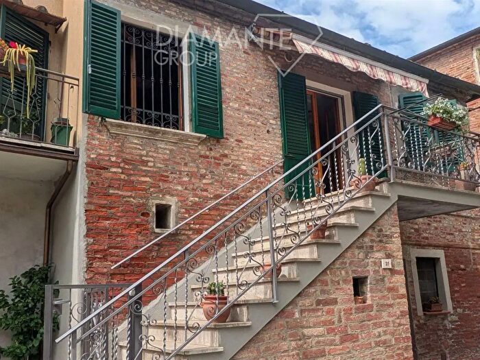 Casa quadrilocale in vendita in Montepulciano