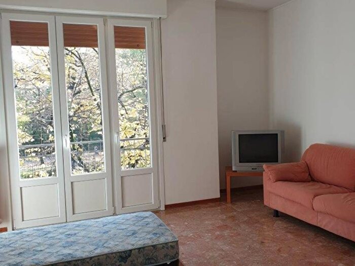 Appartamento trilocale in affitto in Viale Alberto Pasini, Pablo Prati Bocchi, Parma