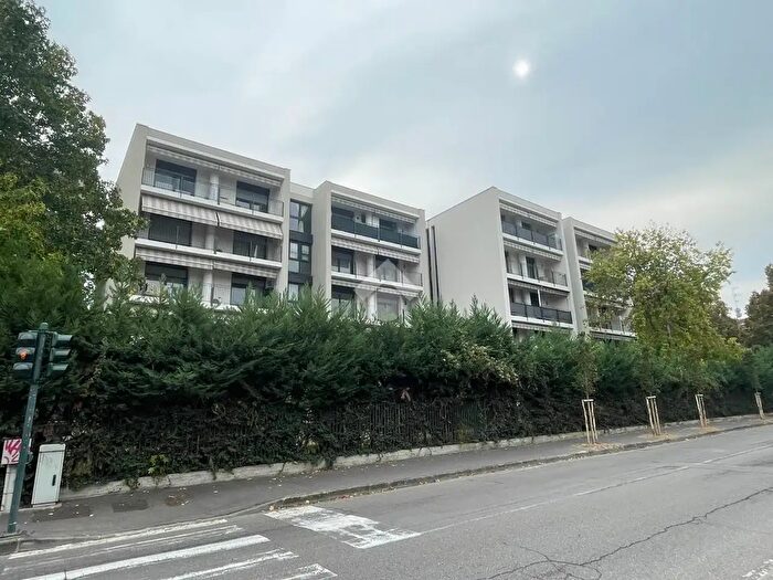 Appartamento trilocale in vendita in Via Ruggero da Parma, Parma