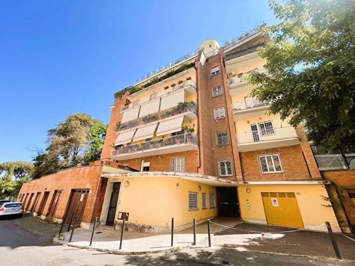 Appartamento quadrilocale in affitto in Via Ruggero Fauro, Parioli, Roma