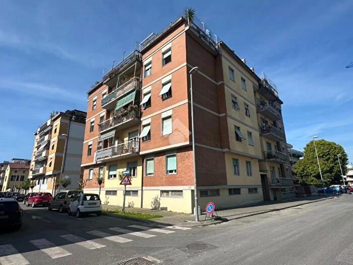 Appartamento con 5 locali in vendita in Via Marco Polo, Carrara