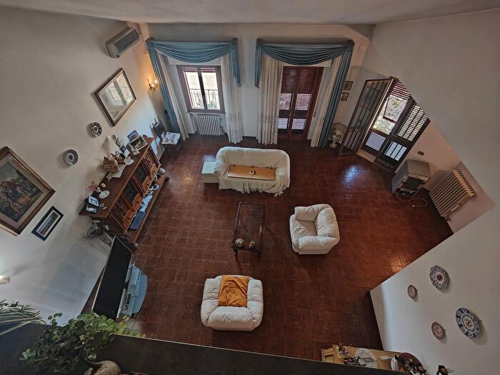 Appartamento con 9 locali in vendita in San Miniato