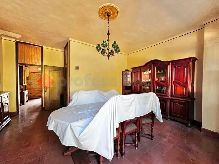 Appartamento bilocale in vendita in Via Roma, Arona