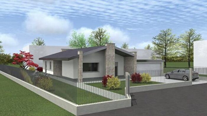 Casa quadrilocale in vendita in Via Isonzo, Appiano Gentile