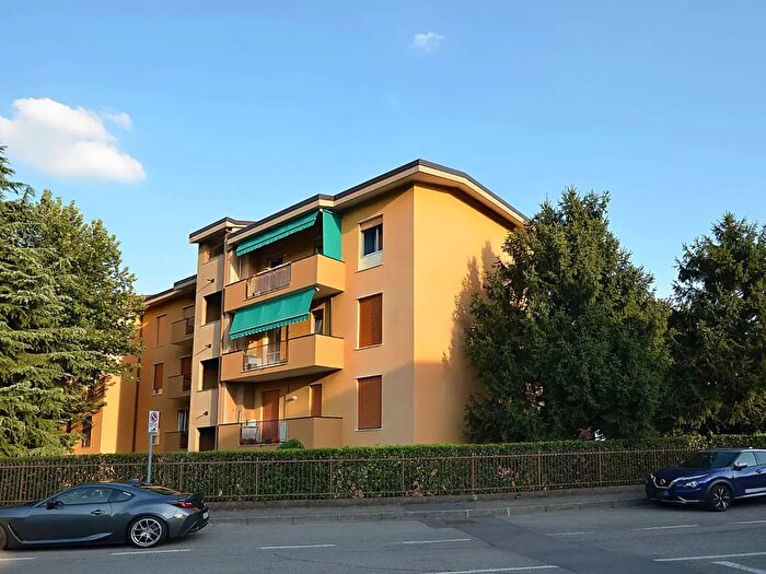 Appartamento trilocale in vendita in Via Enrico Fermi, Vimercate