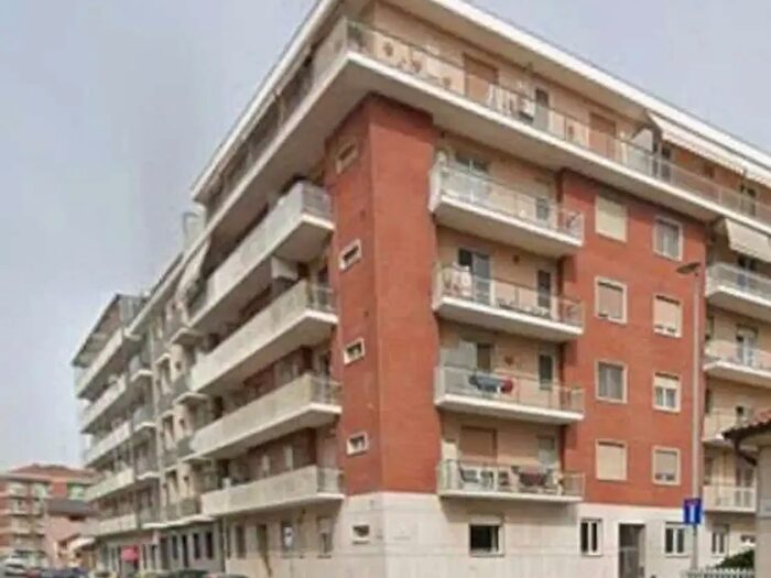 Appartamento trilocale in vendita in Via Vistrorio, Torino