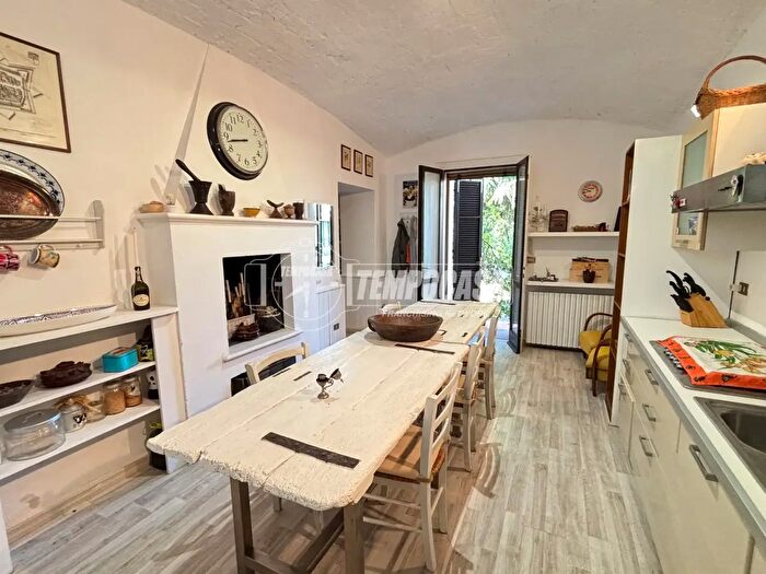 Appartamento con 5 locali in vendita in Via Po, Camino