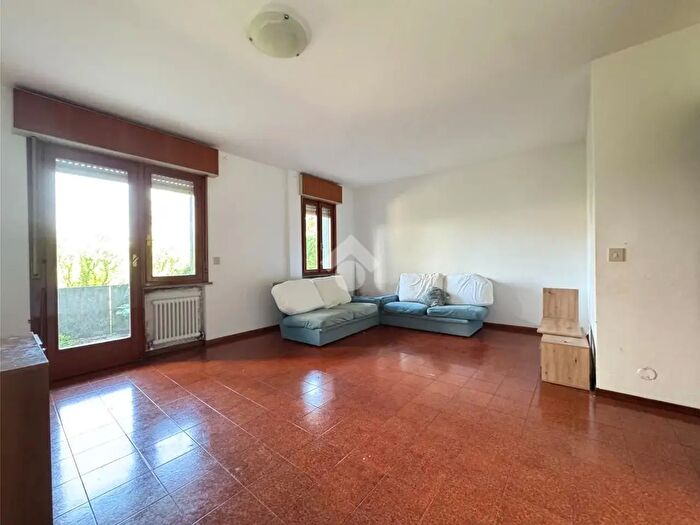 Appartamento trilocale in vendita in Via Cividale, Udine