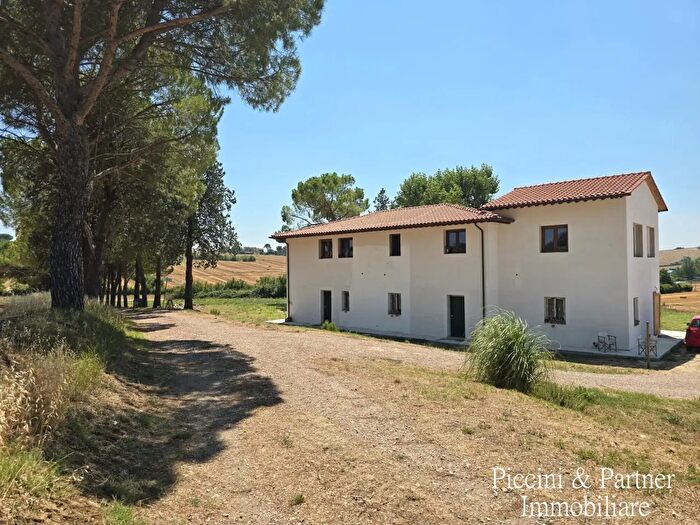 Casa con 14 locali in vendita in Strada Settevalli, Perugia