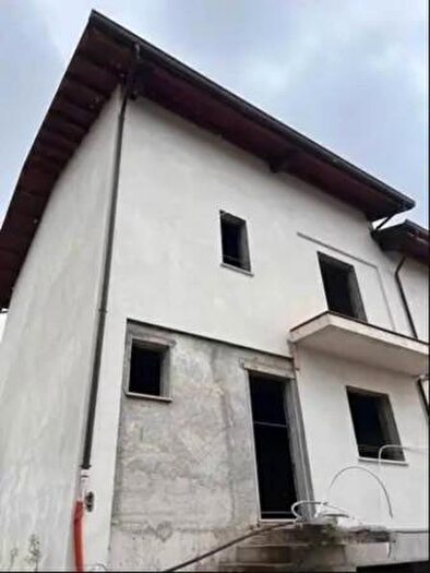 Casa con 6 locali in vendita in Contrada Vico, Santo Stefano Di Rogliano