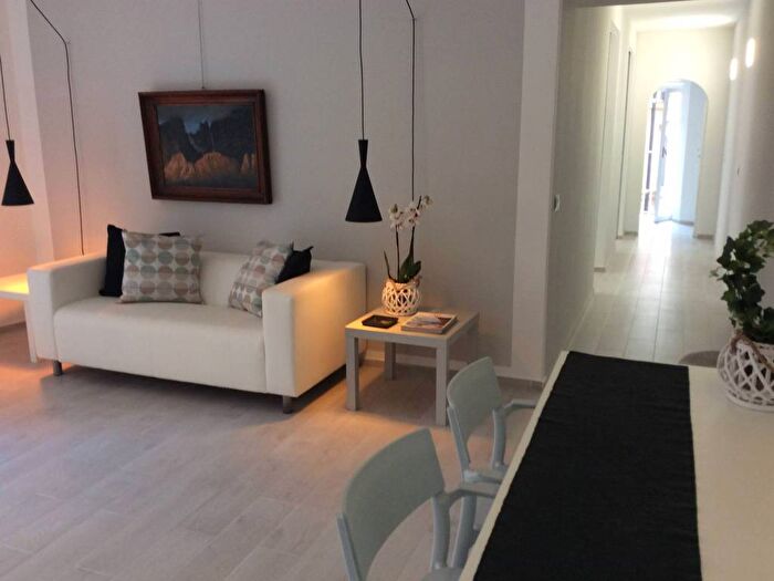 Appartamento trilocale in affitto in Via del Garofano, Monti, Roma