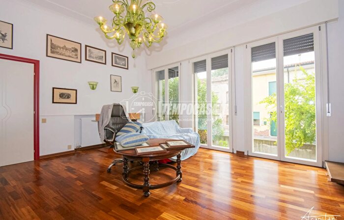 Casa con 7 locali in vendita in Via Don Giovanni Minzoni, Rovigo