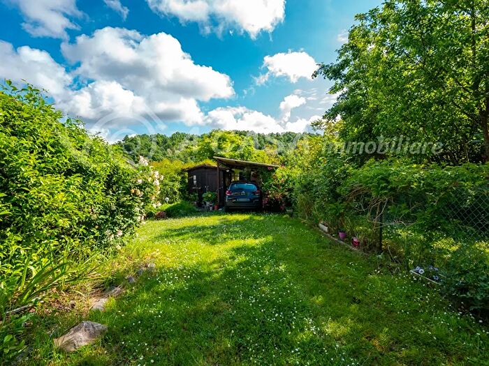 Casa con 5 locali in vendita in Via Varano, Medesano