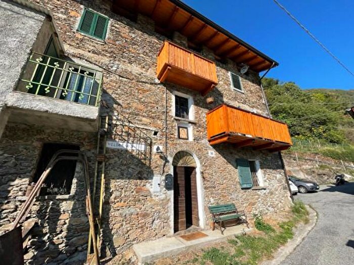 Casa quadrilocale in vendita in Contrada Dosso di Sotto, Tartano