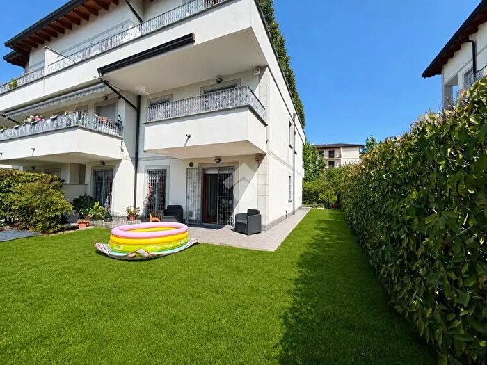 Appartamento quadrilocale in vendita in Via l Colzani, Seregno