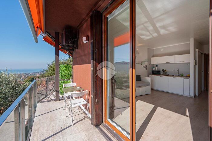 Appartamento monolocale in vendita in Via Salita degli Olivi, Costermano