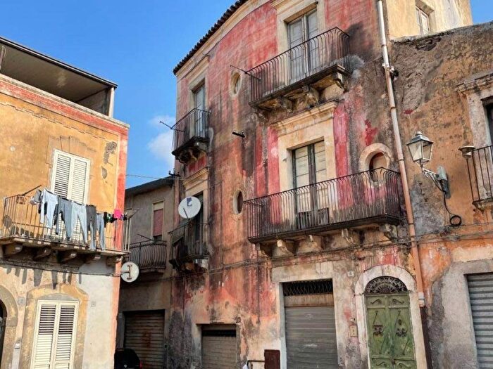 Appartamento trilocale in affitto in Adrano