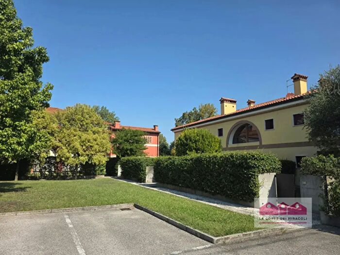 Appartamento quadrilocale in vendita in Viale Riviera Berica, Vicenza