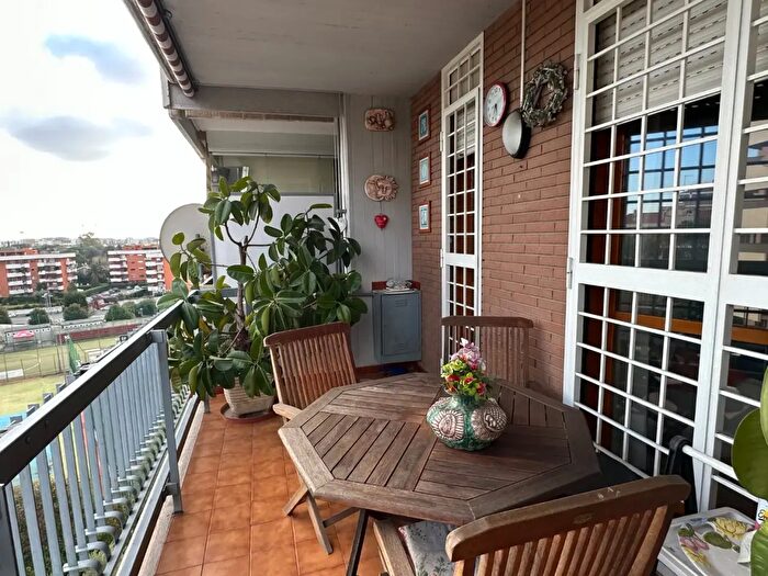 Appartamento bilocale in affitto in Via Pagoda Bianca, Roma