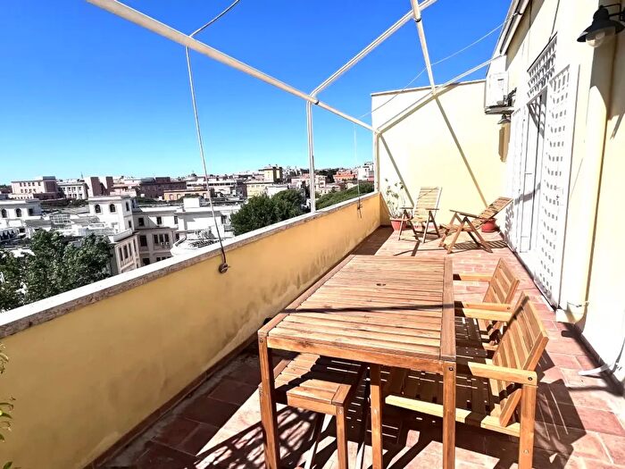 Appartamento trilocale in affitto in Via Michelangelo Poggioli, Roma