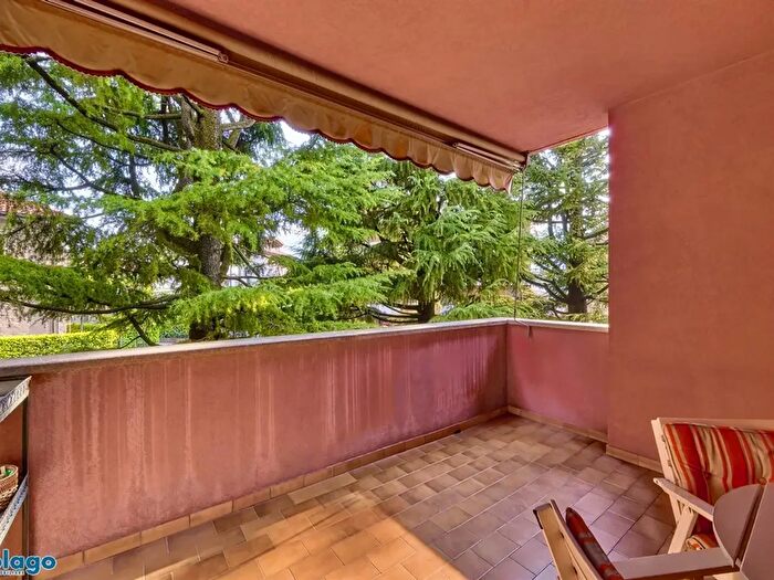 Appartamento trilocale in affitto in Via Petrarca, Mandello Del Lario