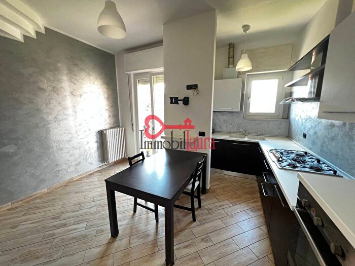 Appartamento bilocale in affitto in Via Bruno Jamoretti, Induno Olona