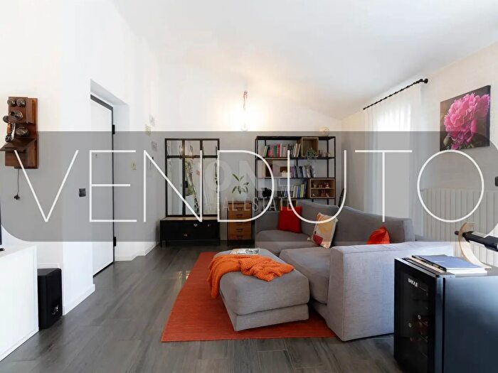 Appartamento trilocale in vendita in Largo dello Sport, Rovello Porro