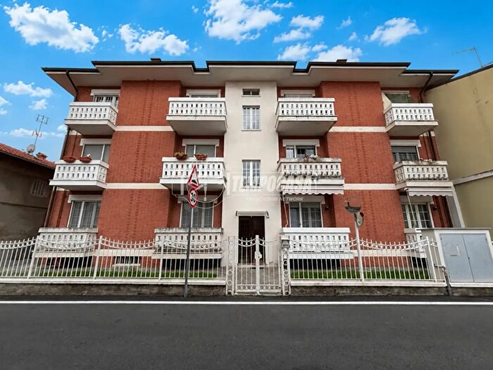 Appartamento quadrilocale in vendita in Via Farini, Cigliano
